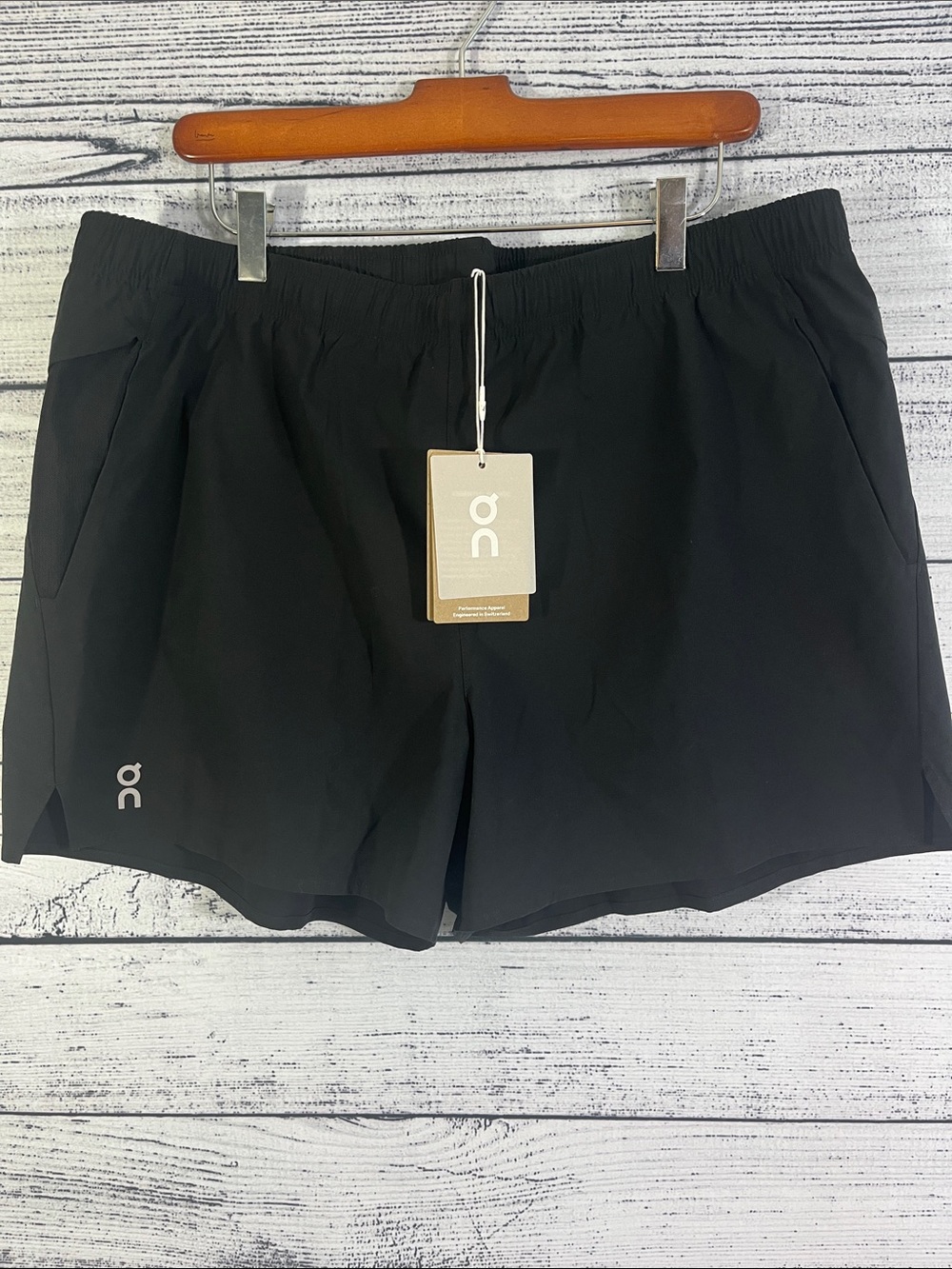 NWT-Run on Cloud Essential Black XL Athletic Shorts